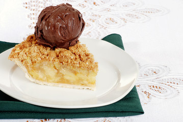apple crisp with dark chocolate ice cream