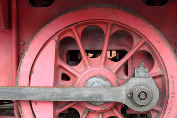 Fototapeta na wymiar wheel of a steam machine 2