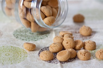 almond macaroons Amarettini