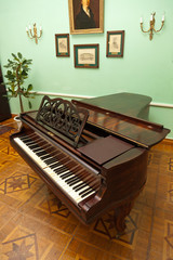 Old grand piano