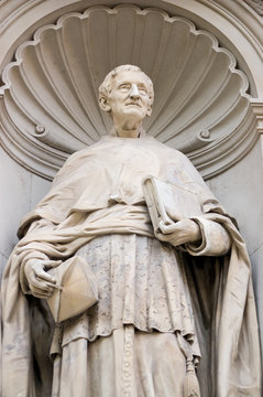 Cardinal John Henry Newman statue