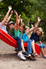 Obraz premium Kinder rutschen