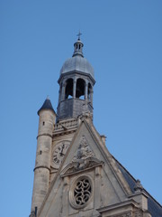 Fototapeta na wymiar Clocher de l'église Saint Étienne du Mont à Paris