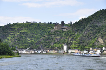 Fototapeta na wymiar Sankt Goarshausen and Castle Katz - Upper Middle Rhine Valley