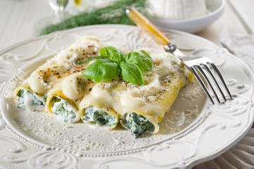 cannelloni ricotta&spinach-cannelloni ricotta spinaci - 25962312