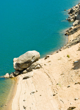 Pietra del lago