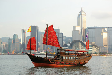 Fototapeta premium junk boat in Hong kong