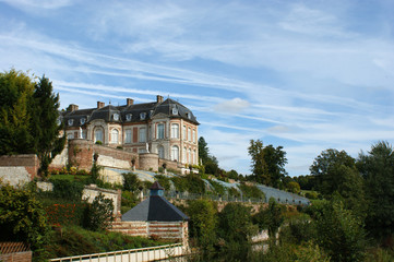 Fototapeta na wymiar Château du XVIIIème siècle de Long