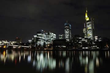 Fototapeta na wymiar Skyline Frankfurt nad Menem
