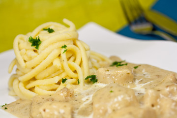 Hähnchengeschnetzeltes mit Spätzle