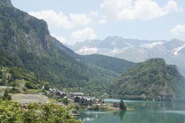Fototapeta na wymiar Lanuza zbiornik, Pireneje