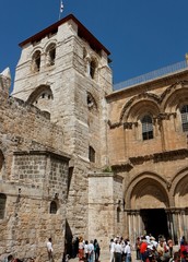 Fototapeta na wymiar Wejście do kościoła Grobu Świętego w Jerozolimie ....