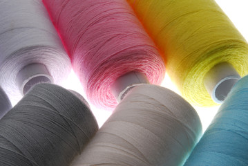 thread spools with different color