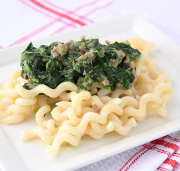 Nudeln mit Blattspinat