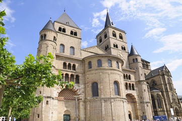 Fototapeta na wymiar Cathedral - Trier, Niemcy