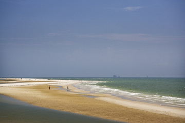 Fototapeta na wymiar Empty Beach & Oil Rigs, Gulf Coast