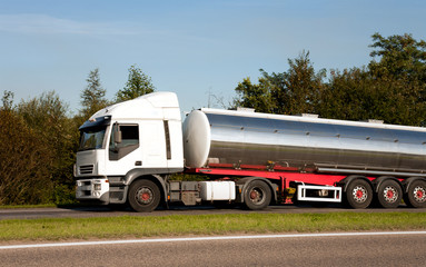 Fuel truck