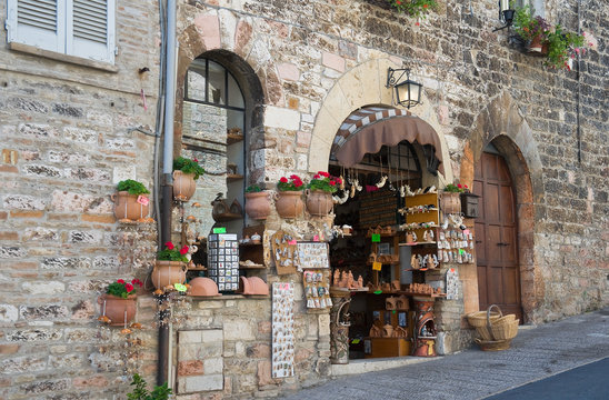 Souvenir shop. Assisi. Umbria.