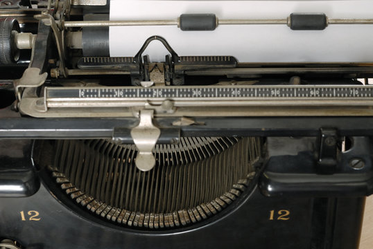 blank page on old typwriter
