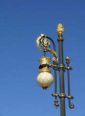 Fototapeta na wymiar Szczegół latarni Pałac Real Madryt