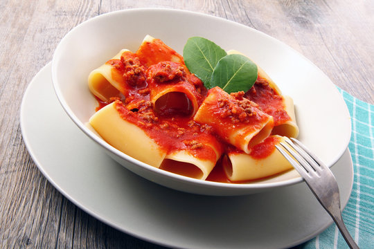 paccheri al rag&ugrave;