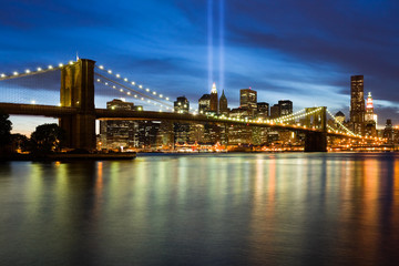 Fototapeta na wymiar 911 Memorial światła w Nowym Jorku
