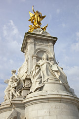 Fototapeta na wymiar Victoria Memorial at Buckingham Palace