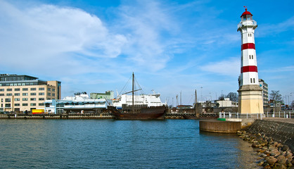 Fototapeta na wymiar Port Malmö w Flagą