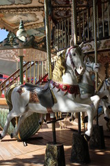 Fototapeta na wymiar manège,carrousel,merry-go-round 4