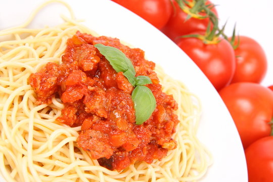 Spaghetti Bolognese with fresh basil and tomatoes