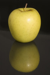 Yellow delicious apple