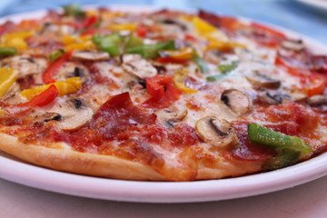 Frisch gebackene Pizza