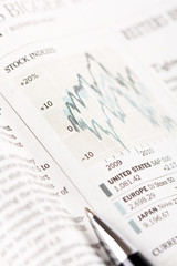 Fototapeta premium pen and business graph