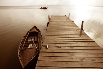 Fototapeta premium Albufera jezioro bagna molo w Walencji Hiszpania