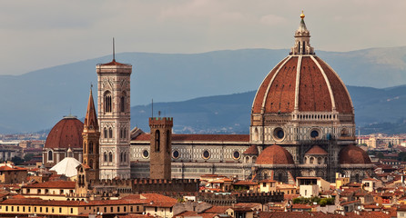 Fototapeta na wymiar Cathedral in Florence view over city skyline.