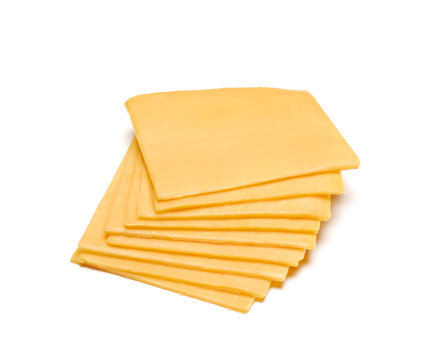 Rebanadas de queso cheddar.
