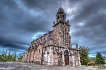 Fototapeta na wymiar Kościół San Pedro łuki w Oviedo.
