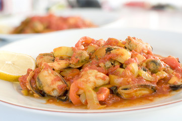 Mussels in tomato sauce