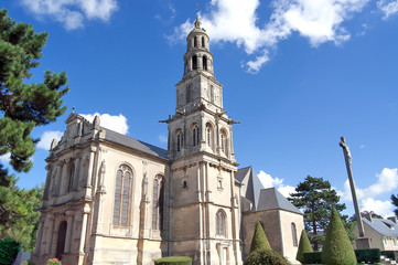 Fototapeta na wymiar Paroisse Notre Dame du Bessin - Bayeux