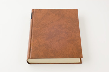 閉じて置かれた本