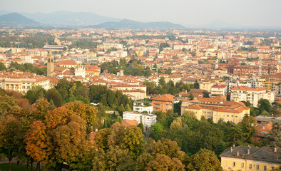 Fototapeta na wymiar Widok z lotu ptaka Bergamo, w północnych Włoszech