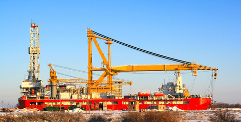 The floating crane