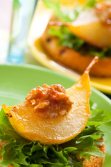 toast with  pears and walnuts