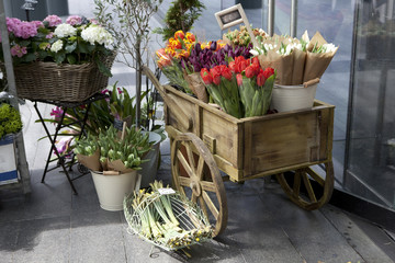 Fototapeta na wymiar cart with flower