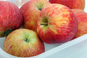 Red apples