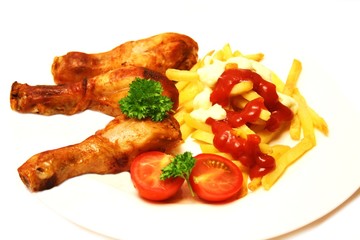 Chicken mit Mayo , Ketchup und Pommes