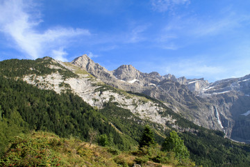 Fototapeta na wymiar Mountains in the central Pyrenees