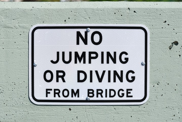 No Jumping or Diving Sign