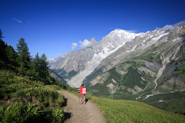 Fototapeta na wymiar Mont Blanc podejście do Bertone schronienia