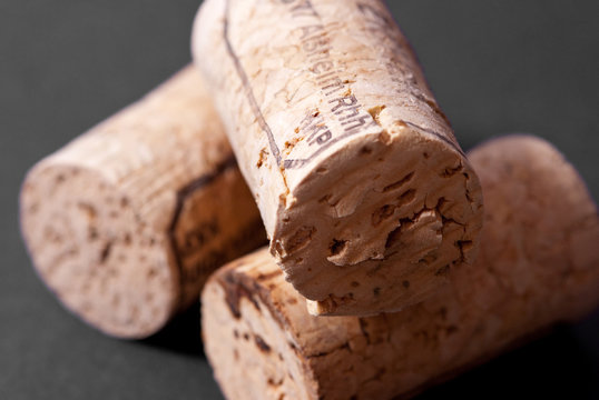wein und korken, flaschenkorken